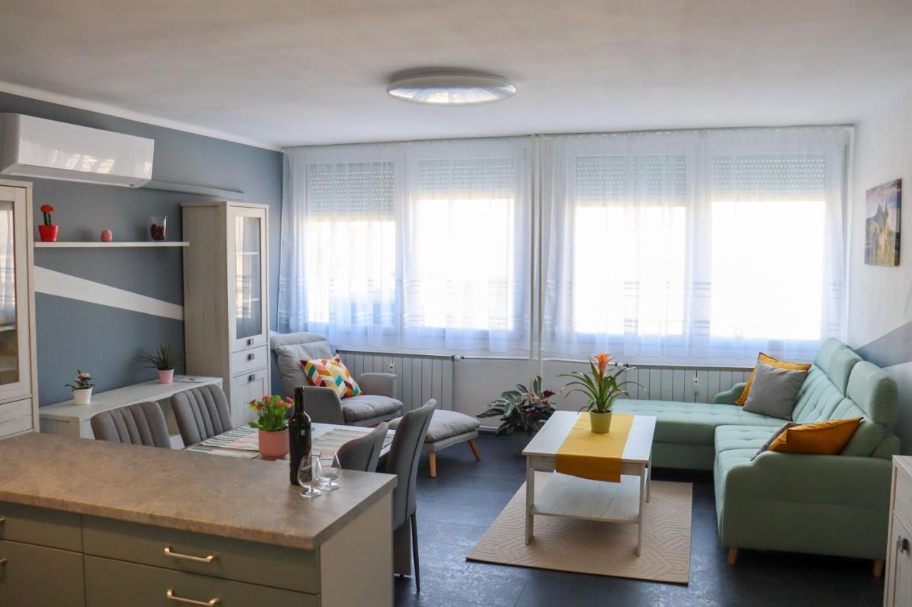 Krisztina Apartman Leilighet Salgótarján Eksteriør bilde
