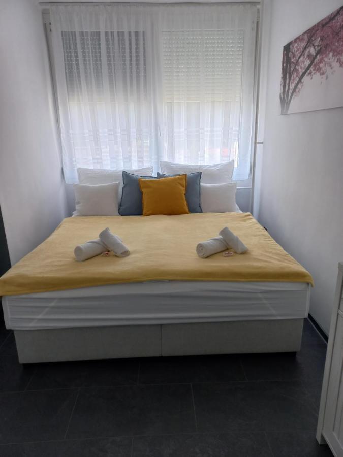 Krisztina Apartman Leilighet Salgótarján Eksteriør bilde